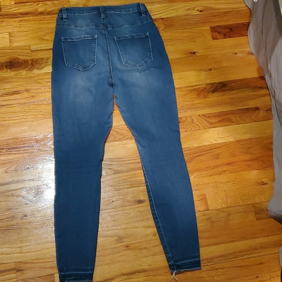 Refuge distressed skinny jeans💋 - Picture 2 of 5